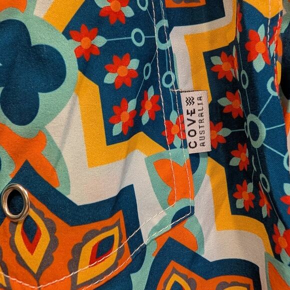 COVE Australia Swim Trunks Lined Stretch Beach Pool Travel Vacation - Size L - Picture 6 of 8